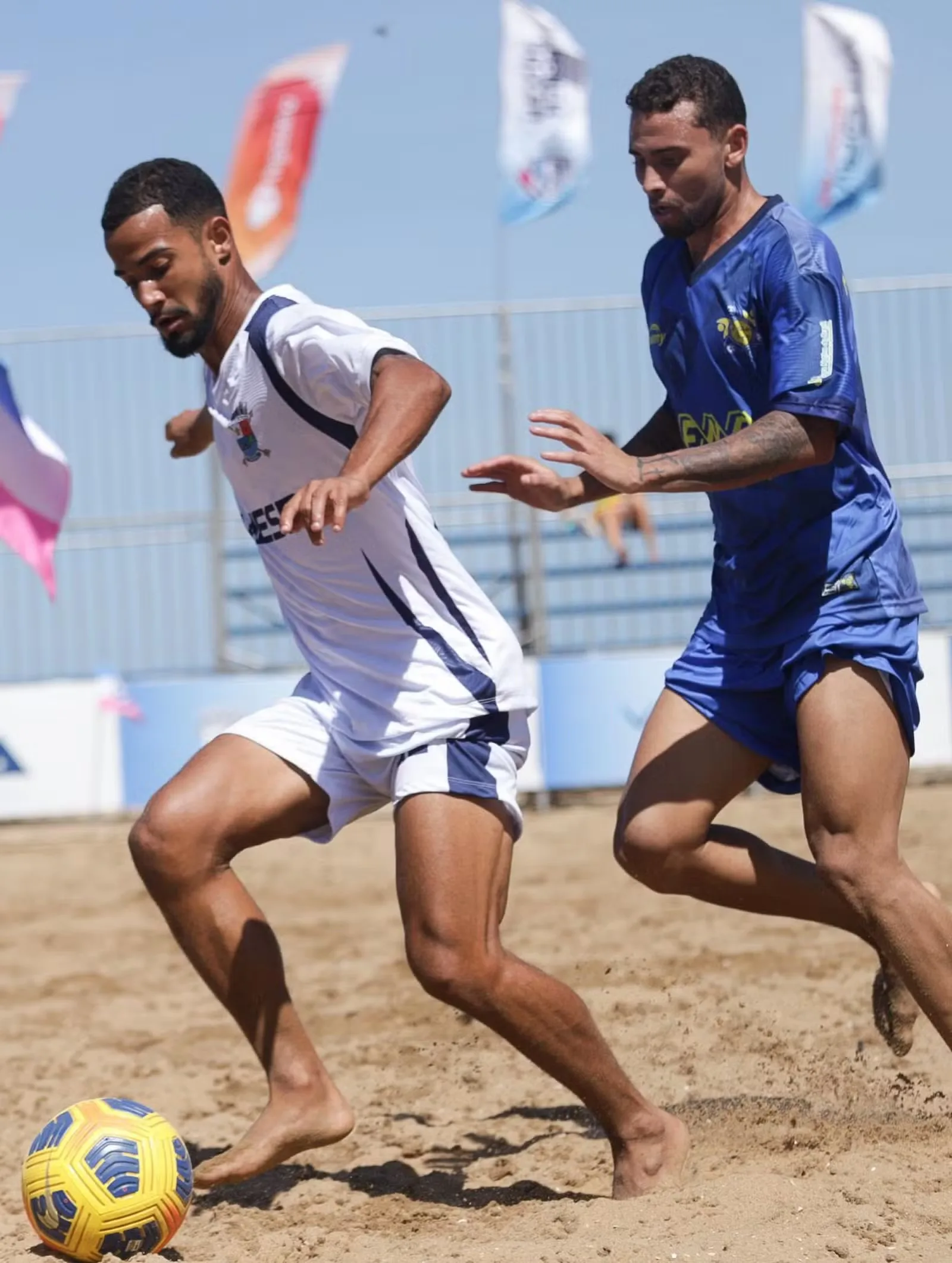 Cena da partida entre Vitória e Marataízes durante o Campeonato Capixaba de futebol de areia
