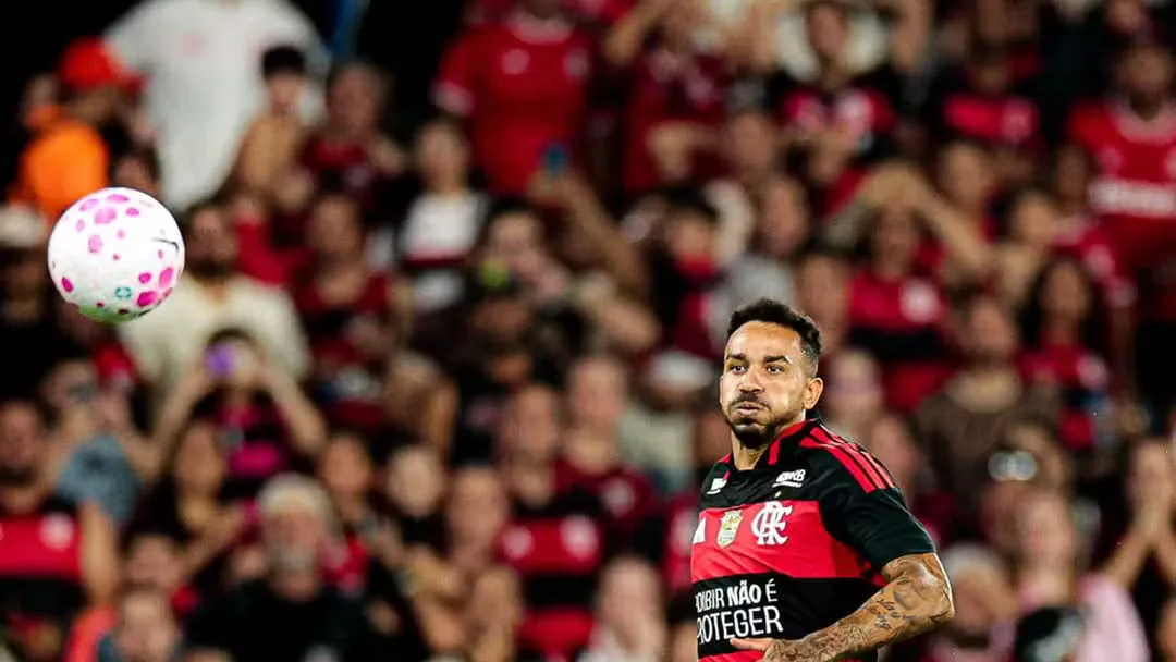 Danilo tem duas fraturas na mandíbula após clássico entre Flamengo e Fluminense