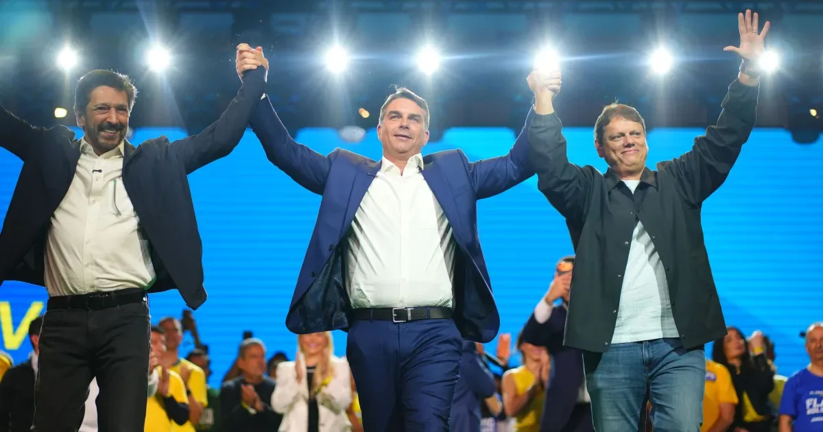 Encontro político com candidatos e lideranças estaduais durante campanha presidencial