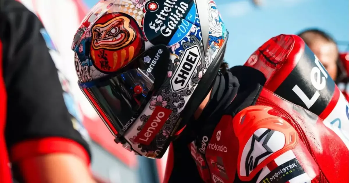 Piloto de MotoGP em ação na pista de Motegi durante o Grande Prêmio do Japão