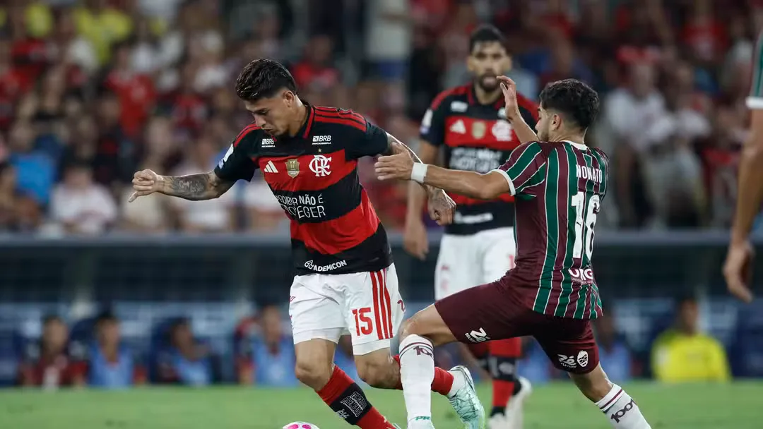 Carrascal define Fla-Flu com gol no segundo tempo e mantém rubro-negro na liderança do Brasileirão