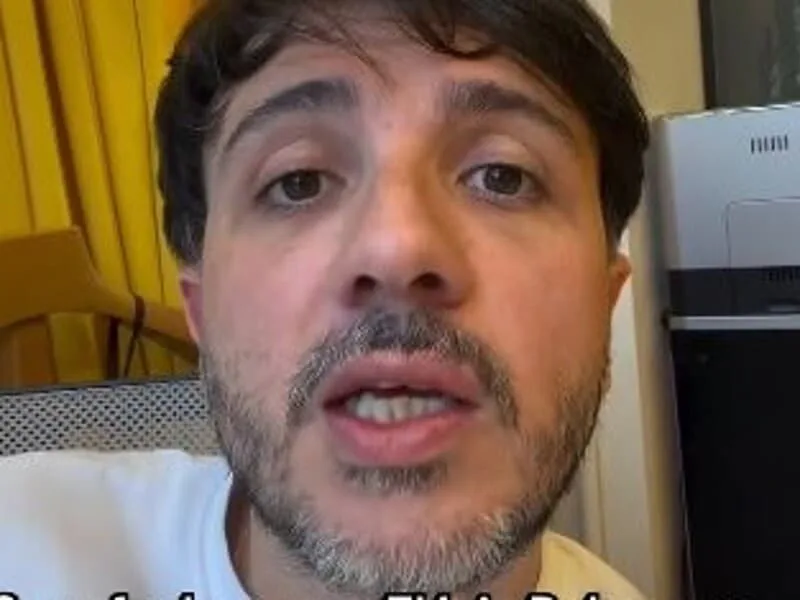 Ambiente de campanha eleitoral com representantes políticos discutindo estratégias para o segundo turno da eleição presidencial