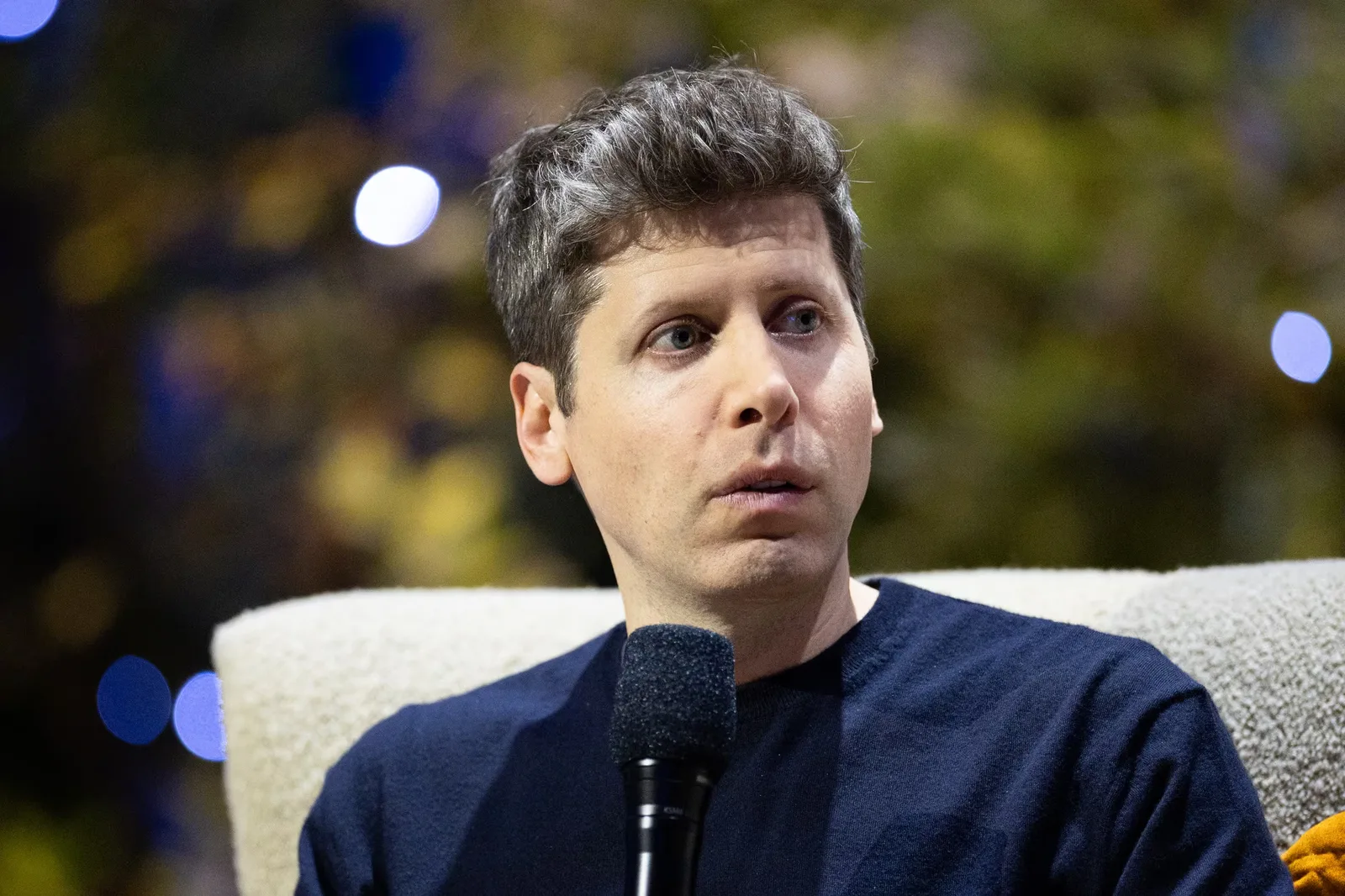 Sam Altman e Elon Musk em composição de imagem sobre conflito corporativo na inteligência artificial