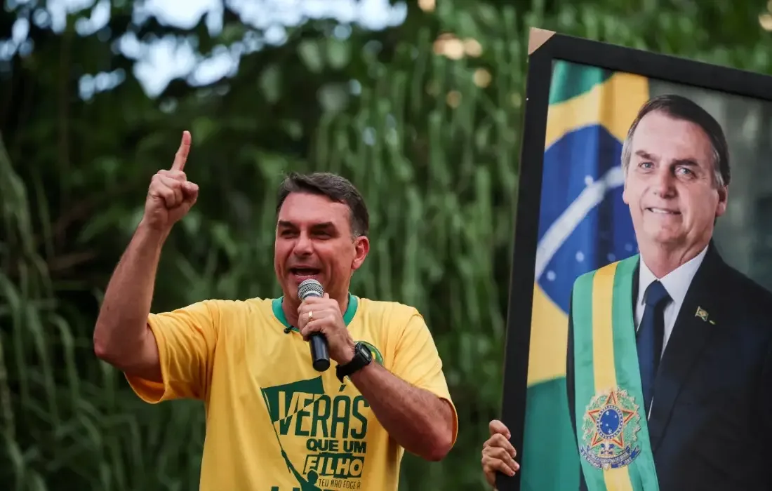 Tarcísio de Freitas em entrevista durante campanha e votação no primeiro turno das eleições de 2026